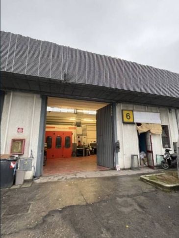 Capannone in commerciale in Via Ungheria