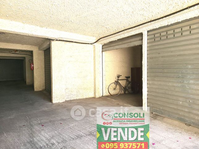 Garage/posto auto in residenziale in Via Lucio Lupo