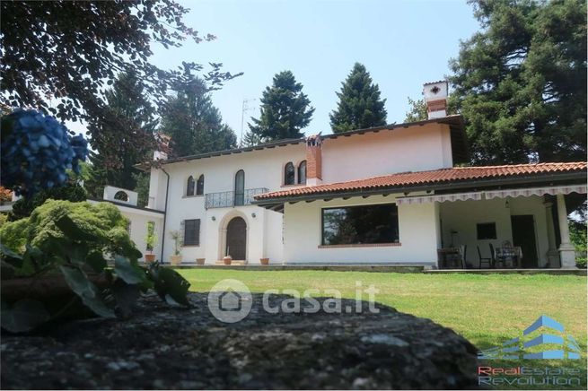 Villa in residenziale in Via A. Oldrini 7