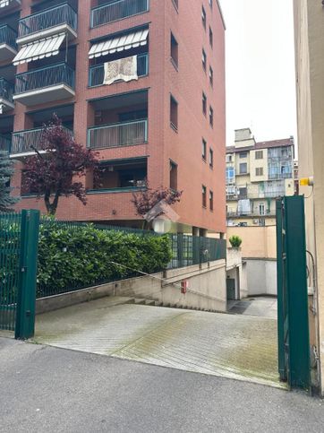 Box/posto auto in residenziale in Via Rio de Janeiro 33