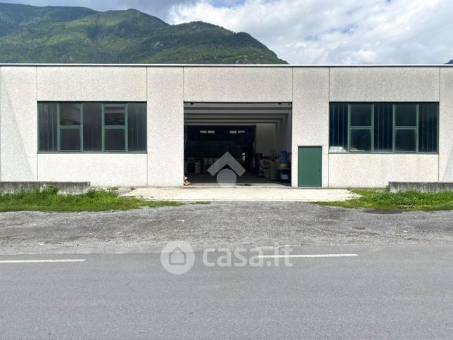 Capannone in commerciale in Via Lungo Adda V Alpini 124