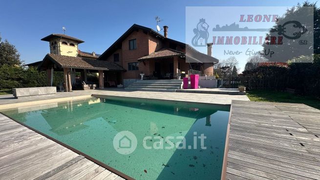 Casa indipendente in residenziale in Via Paolo Strina 1