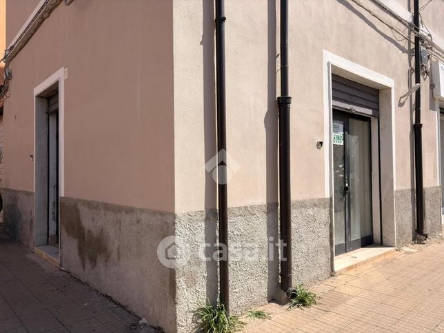 Box/posto auto in residenziale in Via Silvio Paternostro 39