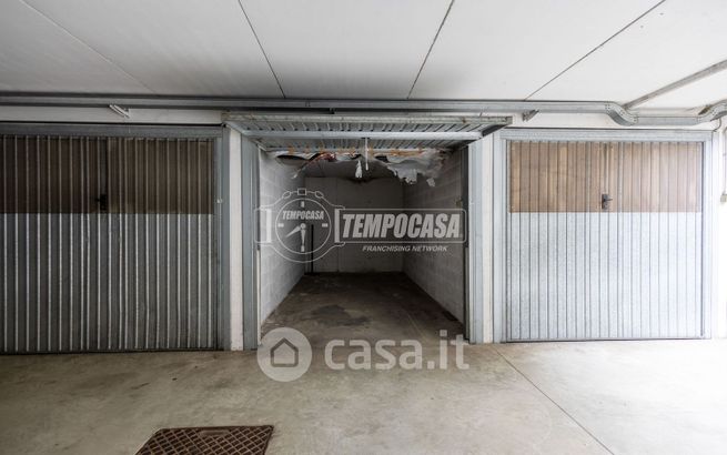 Box/posto auto in residenziale in Via Augusto Piccard 13
