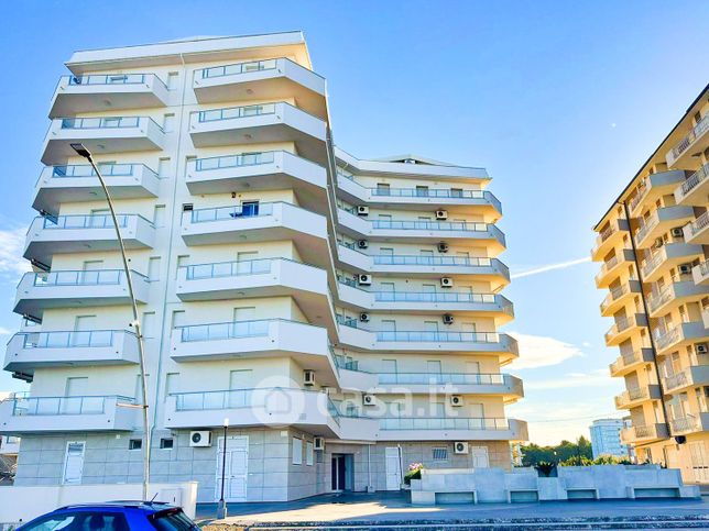 Garage/posto auto in residenziale in Viale Enrico Berlinguer 53