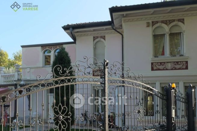 Villa in residenziale in Via Fiume 46