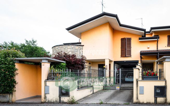 Villetta a schiera in residenziale in Via della Favorita 22
