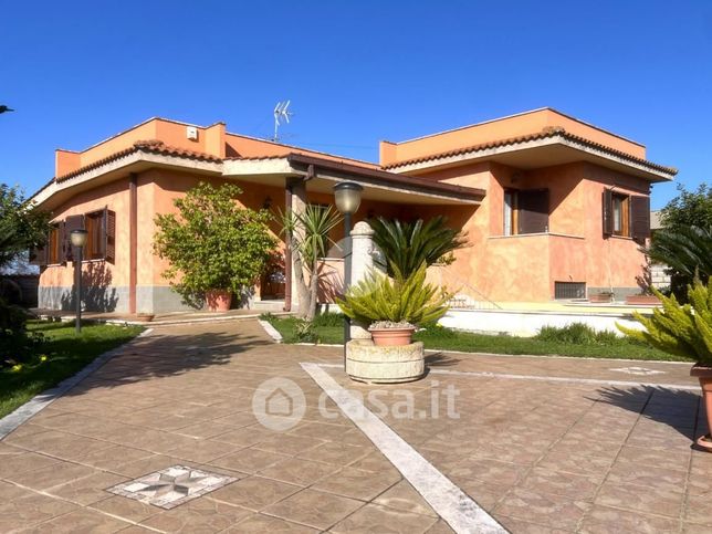 Villa in residenziale in Via Bordighera 23