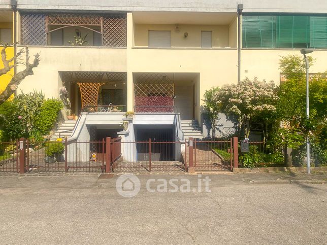 Villetta a schiera in residenziale in Via Polonia 30