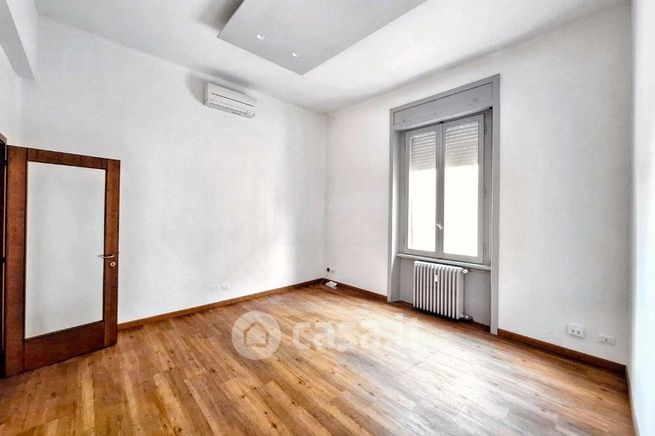 Ufficio in commerciale in Corso del Popolo 161