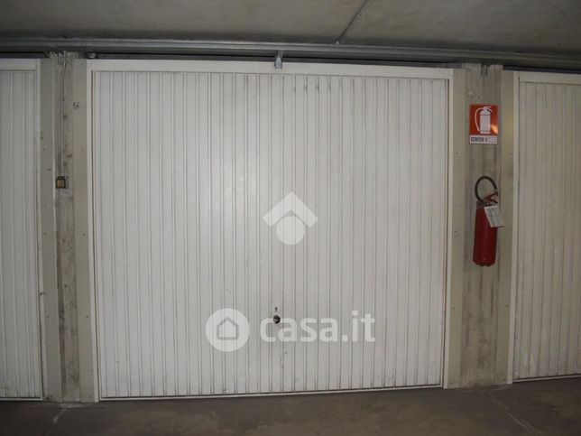 Garage/posto auto in residenziale in Via Bernina