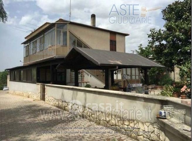 Villa in residenziale in Via Cesare Ottaviano Augusto 12