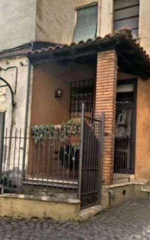 Appartamento in residenziale in Via Fontana delle Rose