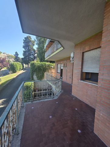 Ufficio in commerciale in Via Portuense 695