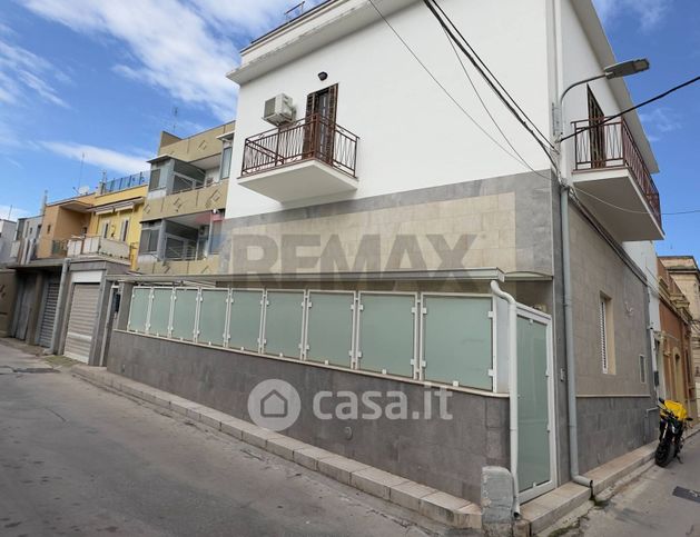 Casa indipendente in residenziale in Via Piave 56