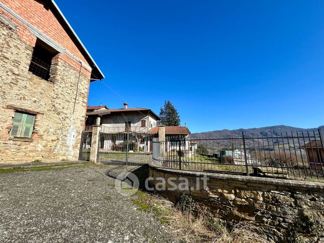 Casa indipendente in residenziale in Piazza San Guido 49