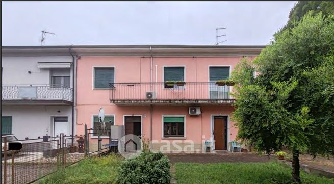 Appartamento in residenziale in Strada Mantovanella 6