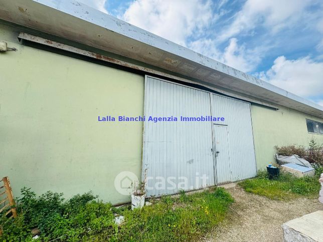 Capannone in commerciale in Via Pompilio Fastiggi