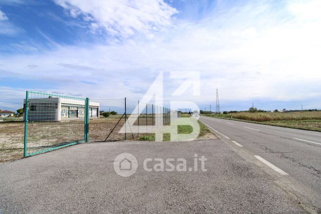Attivitã /licenza (con o senza mura) in commerciale in Via la Spezia 100