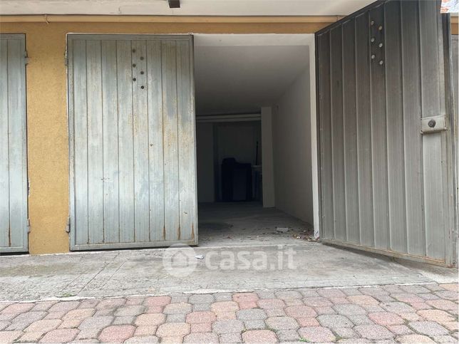 Garage/posto auto in residenziale in Via Giuseppe Tassini