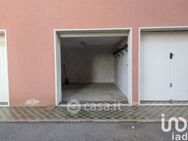 Garage/posto auto in residenziale in Viale Colombo Cristoforo 32