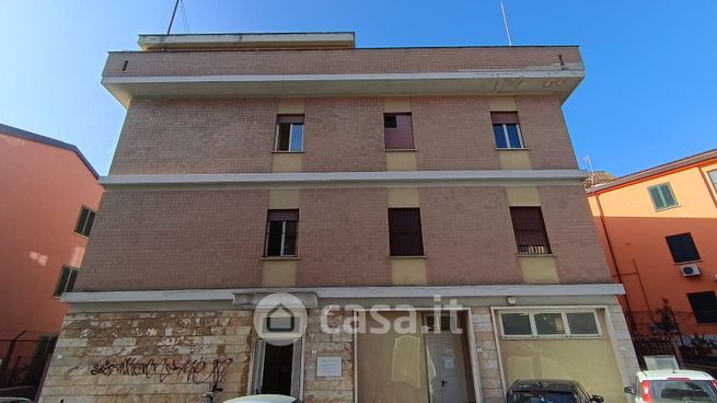 Ufficio in commerciale in Via Luigi Domenici 7