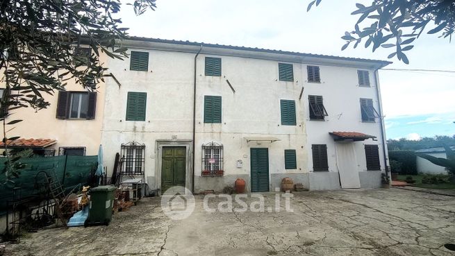 Rustico/casale in residenziale in Via Pesciatina