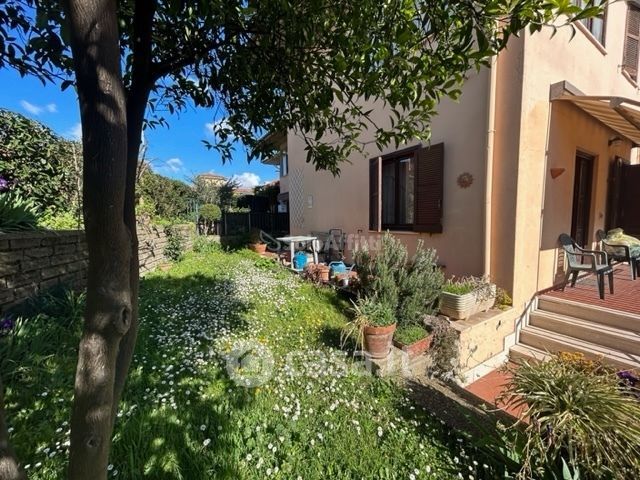 Villetta a schiera in residenziale in Via Monte Fumaiolo 4