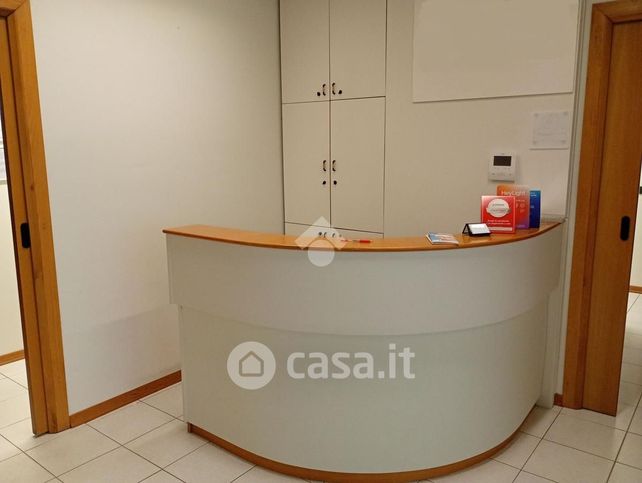 Ufficio in commerciale in Via Benedetto Croce 84