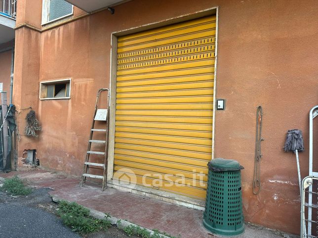 Garage/posto auto in residenziale in Via IV Novembre