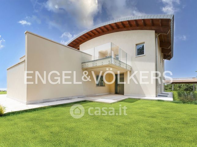 Villa in residenziale in Via Mondragon di sopra