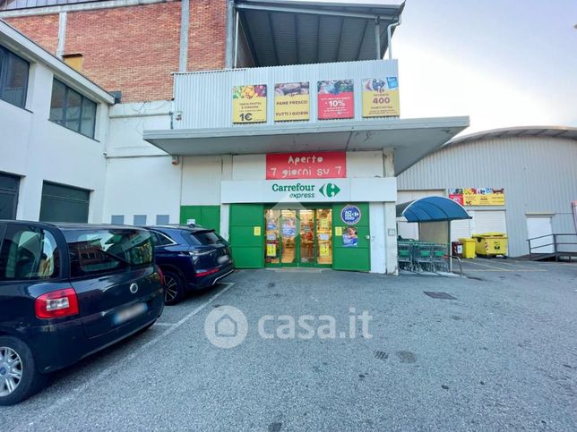 Capannone in commerciale in Via Aosta 49