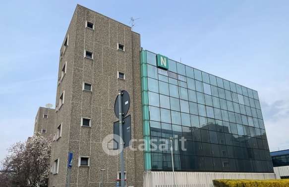Ufficio in commerciale in Via Gran San Bernardo