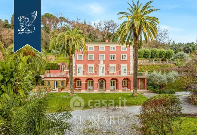 Villa in residenziale in 