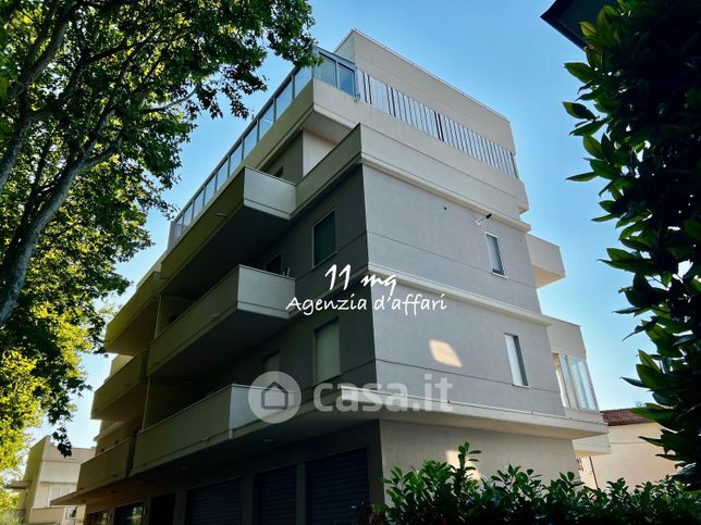 Appartamento in residenziale in Viale Ciro Menotti 24