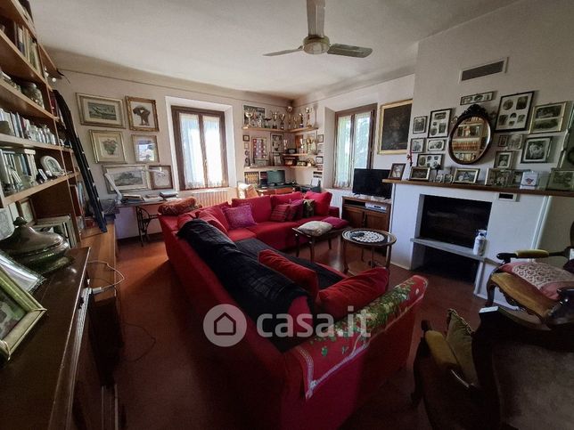 Villa in residenziale in 