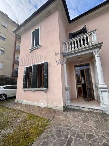 Villa in residenziale in Via Tommaso Salsa