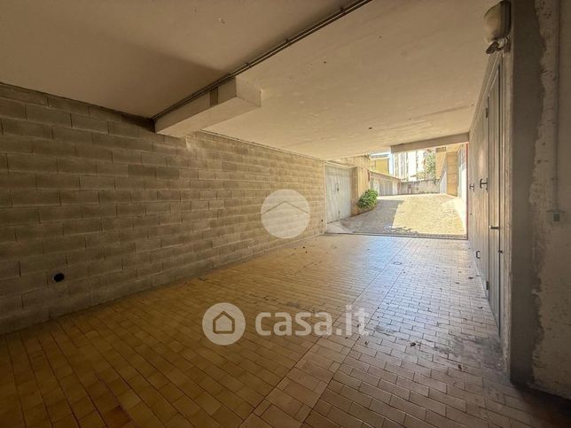 Capannone in commerciale in Via Monte Tesoro