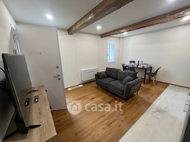 Appartamento in residenziale in Via Vandelli