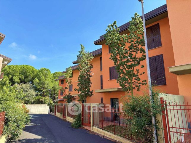 Villetta a schiera in residenziale in Via Sciarone 15