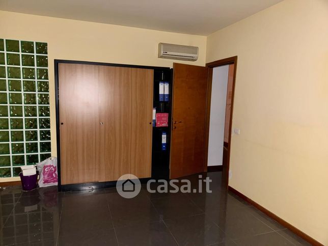Ufficio in commerciale in Via Palermo