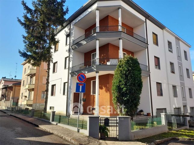 Casa bi/trifamiliare in residenziale in Viale Giuseppe Verdi