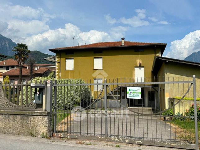 Casa indipendente in residenziale in