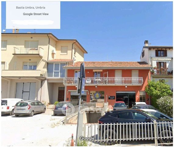 Ufficio in commerciale in Via Santa Lucia