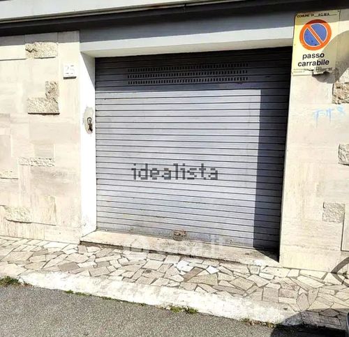 Box/posto auto in residenziale in Via Roberto Ghiglianovich 25