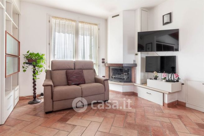 Appartamento in residenziale in Via Montecarbone 2