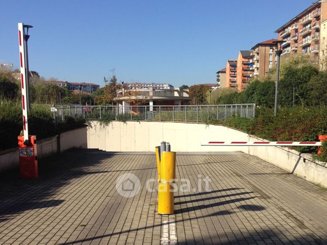 Garage/posto auto in residenziale in Viale Caterina da Forlì