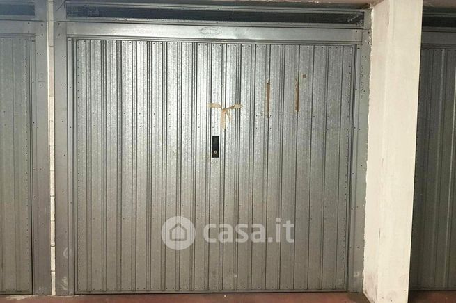 Box/posto auto in residenziale in Via Giuseppe Berto 9