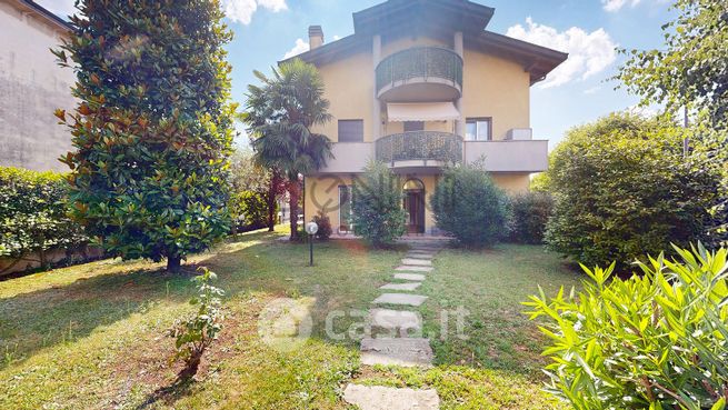 Appartamento in residenziale in Via Carlo Rossini 65