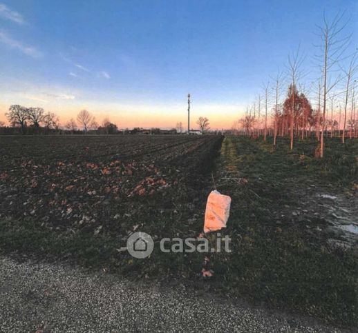 Terreno agricolo in commerciale in Via Rugoletto 27